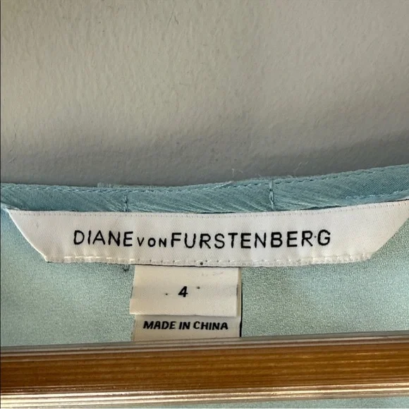 Diane Von Furstenberg FENOBE Silk Chiffon Blouse - Picture 4 of 8